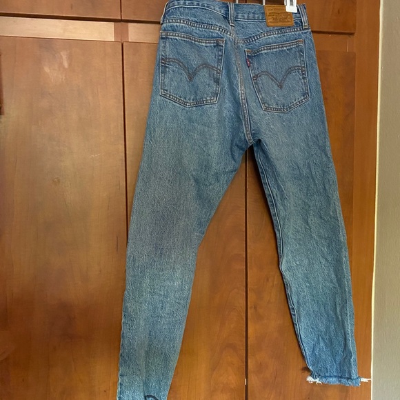 Levi’s - Picture 4 of 5